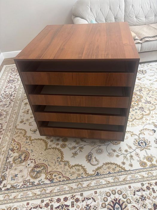 Комод. Мебель для дома