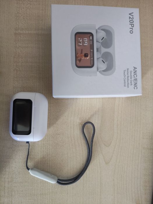 căști wireless cu ecran