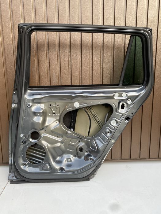 Usa dr spate vw Passat B8 combi/breack 2015-2022 cod culoare LR7H