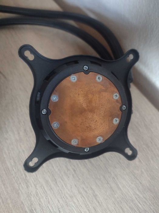 4 броя водни охаждания за компютър Arctic и NZXT cougar