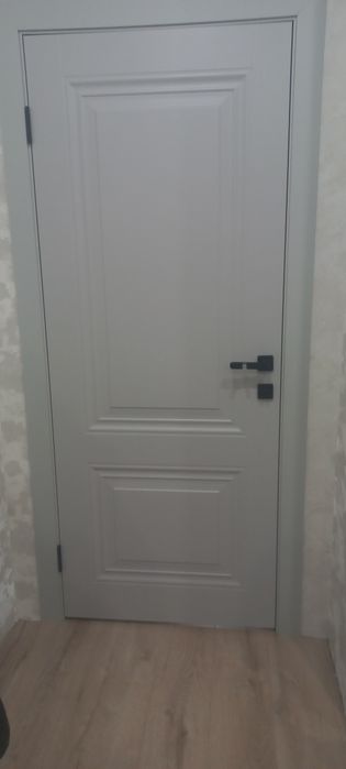 Продам меж комнатный двери