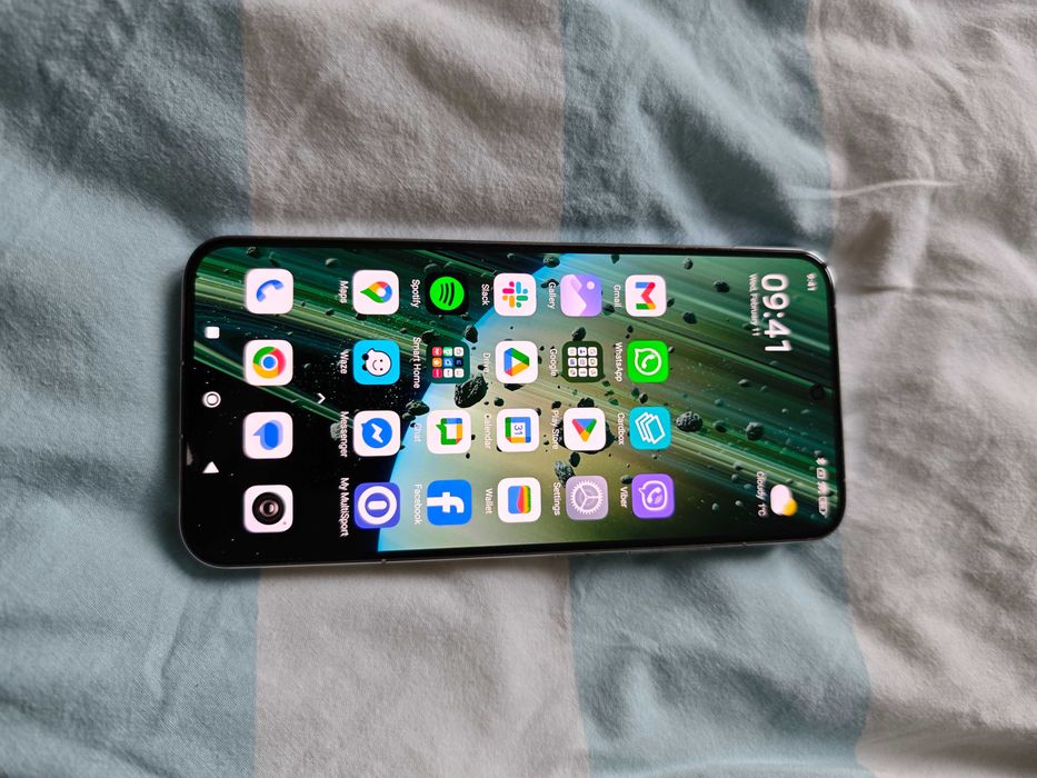 Телефон Xiaomi 14