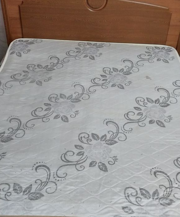 Продам кровать двуспальную