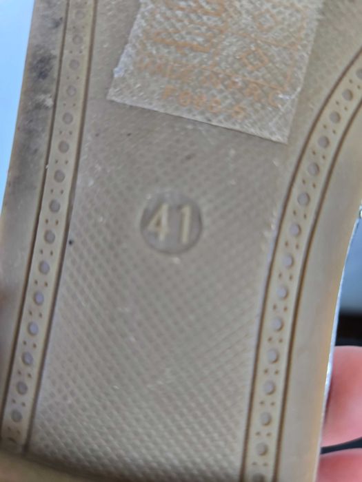 Сандали, нови, обувани веднъж.