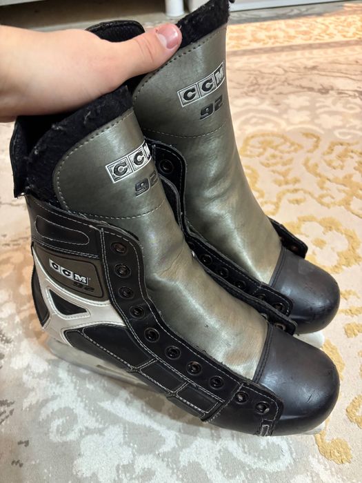 Продам коньки CCM 92