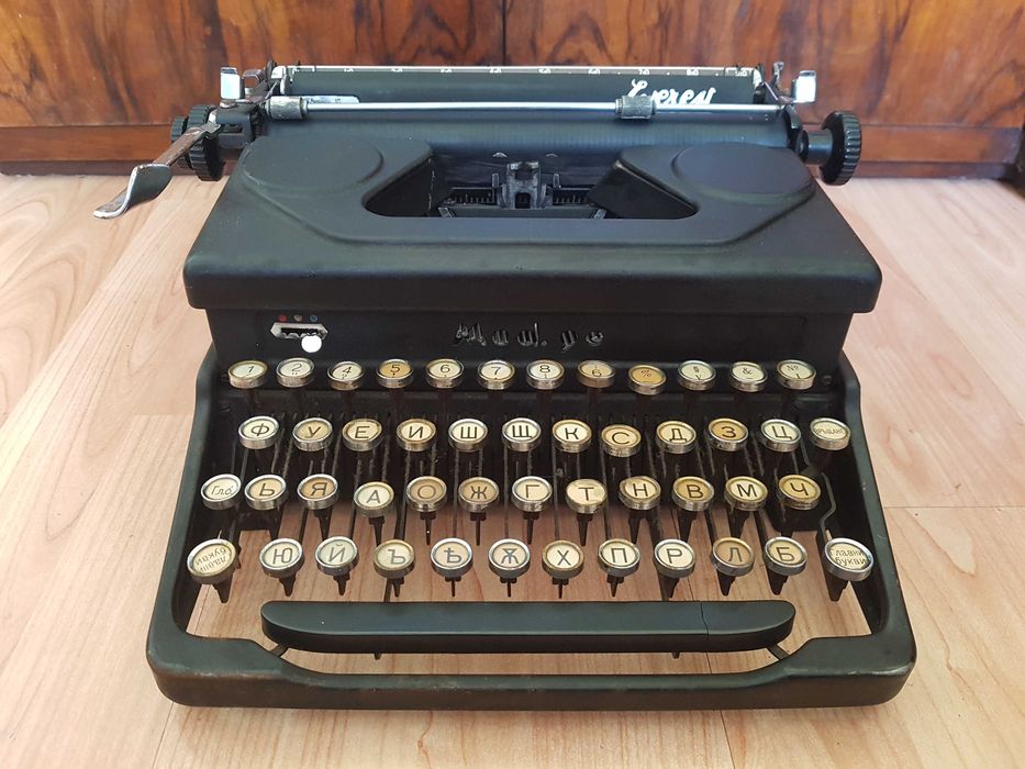 пишеща машина Everest - за колекционери
