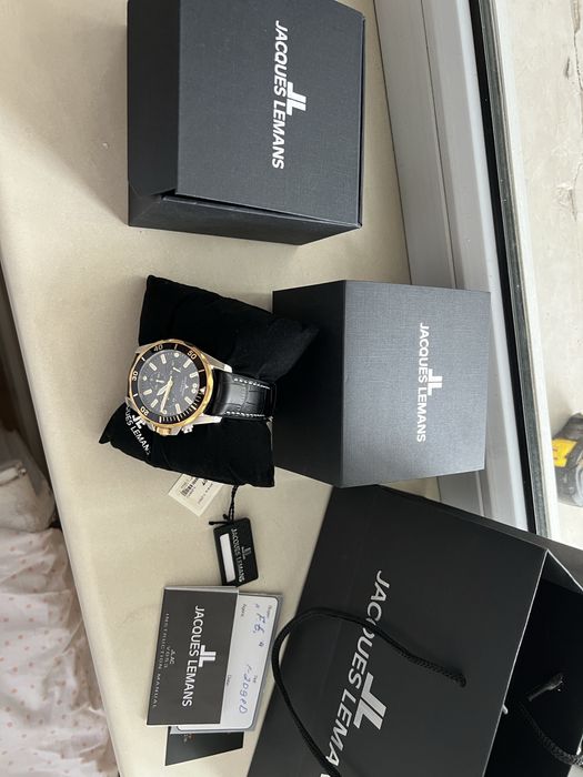 Мужские часы. Абсолютные новые.