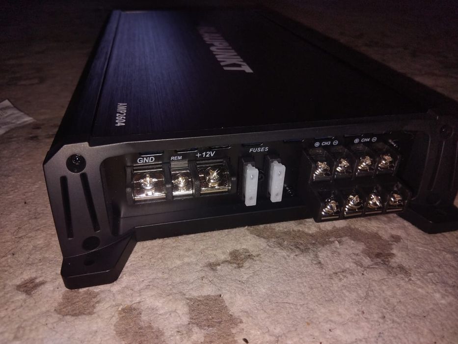 Автомобильный усилитель