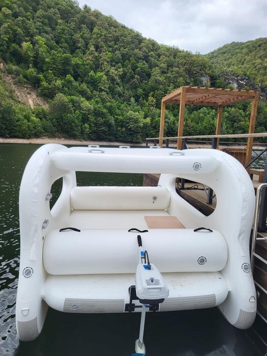 Catamaran gonflabil ,Electric