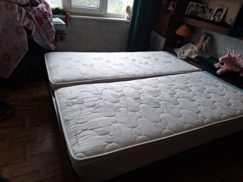 Продавам 2 еднолицеви матрака