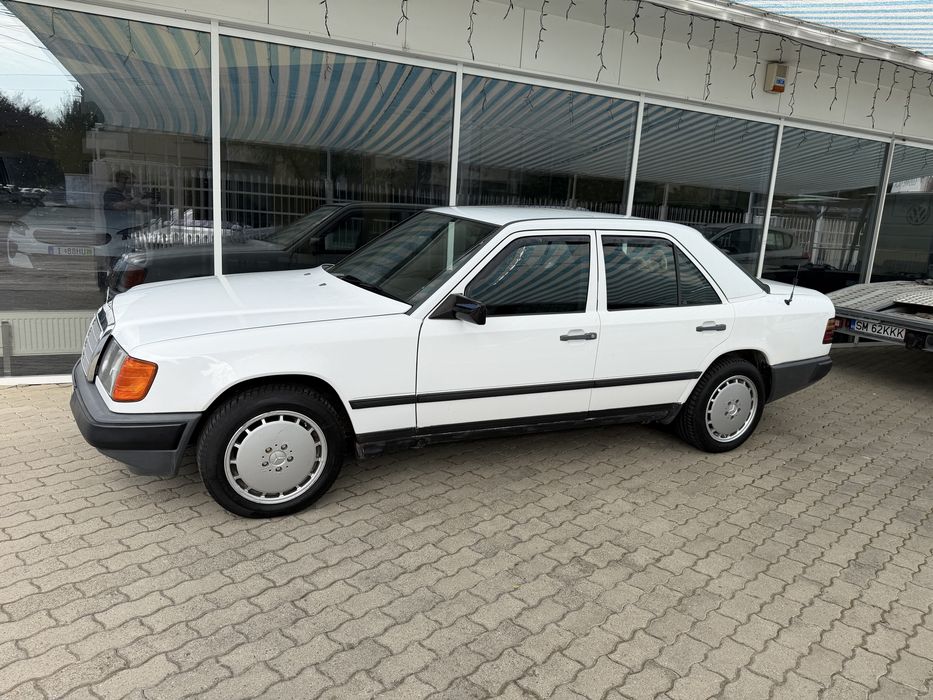 MERCEDES-BENZ E-Class 1988 — imagine 3