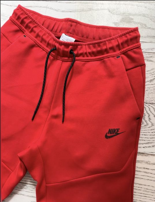 nike texh fleece rosu
