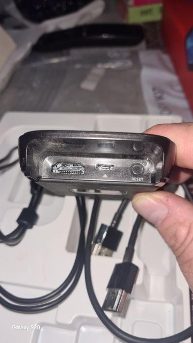 Telecomanda este NOUĂ