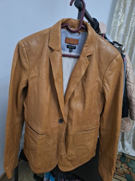 Продаётся  зимние женские  пальто .