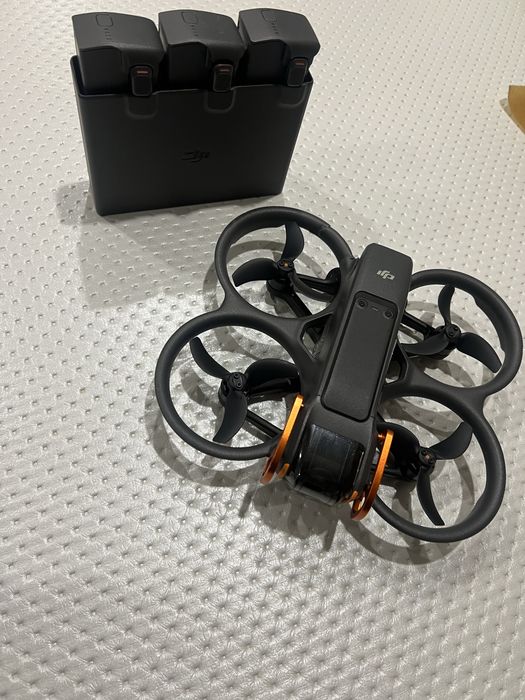 dji avata 2 + 3 батареи с хабом, есть трещина и коцок на защите