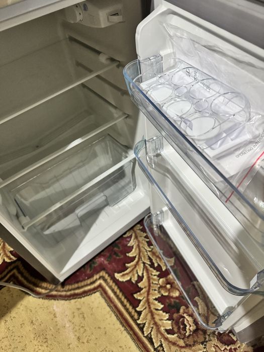 Холодильник почти новый