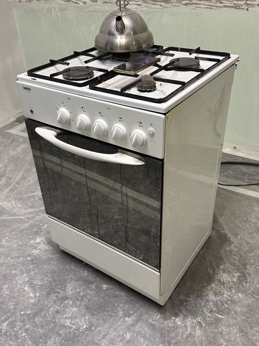 Газовая плита с духовкой