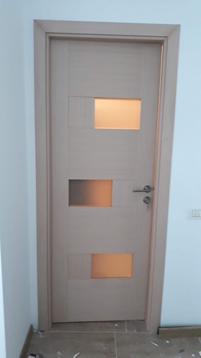 Montaj usi exterior interior