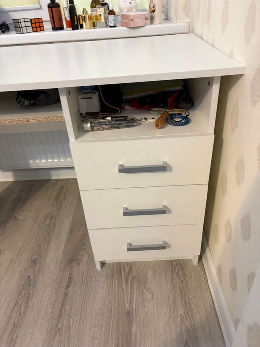 Письменный стол