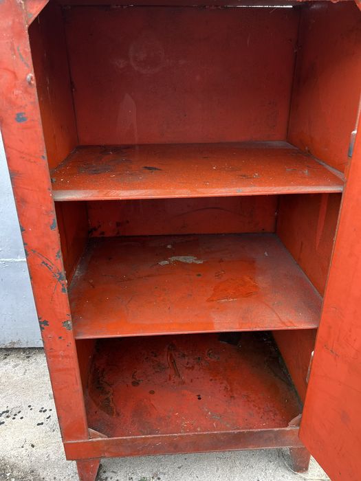 Сейф металлический