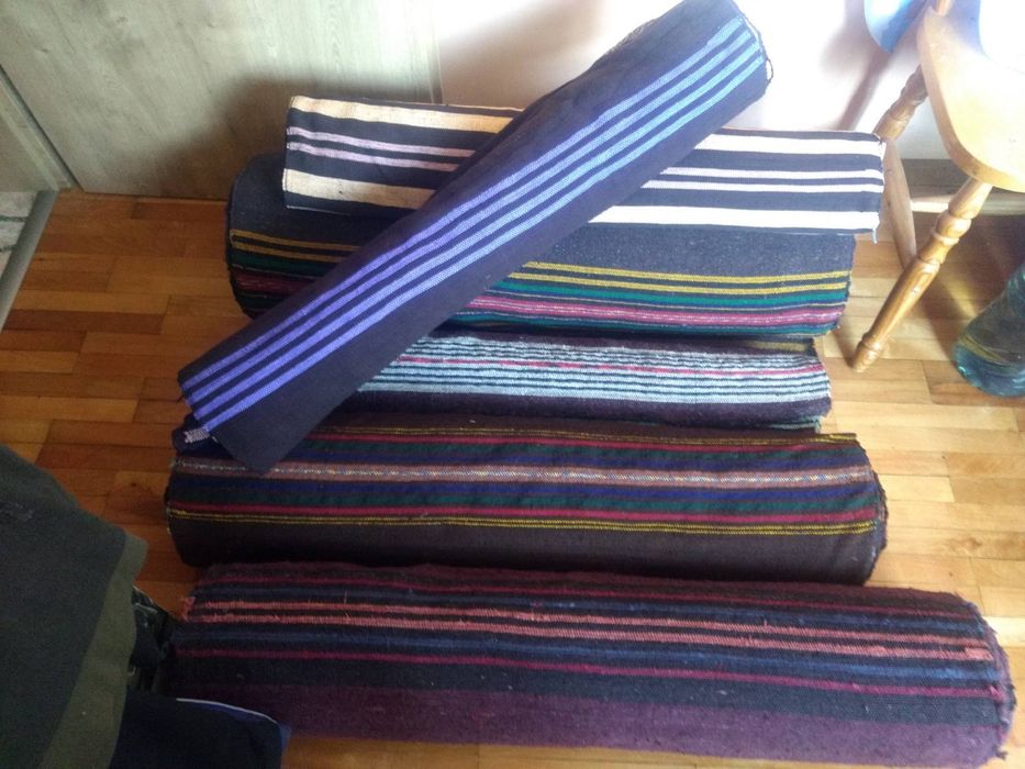 Продавам ръчно тъкани черги на домашен стан