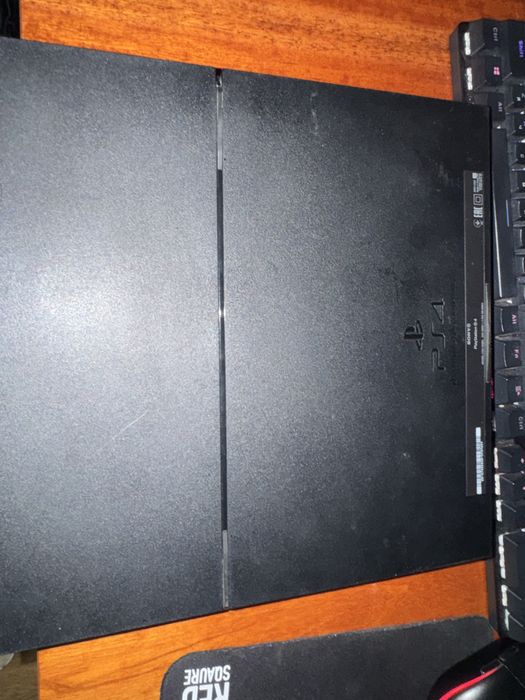 Продам ps4, в нормальном состоянии