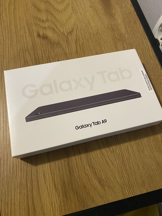 Vând tableta samsung Galaxy Tab A9 cu cartela