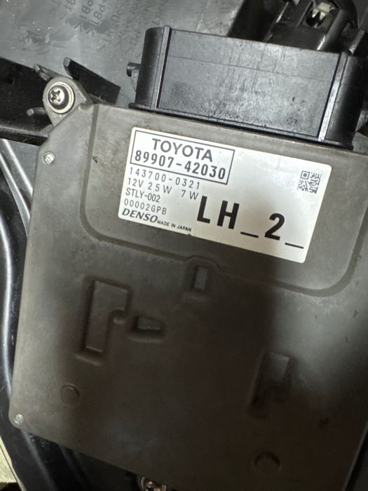 Фар за Toyota Rav4