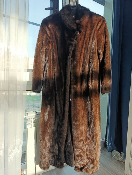 Продам шубу норка длинная коричневая