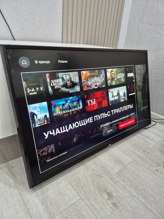 109sm 4K Smart TV Wi-Fi