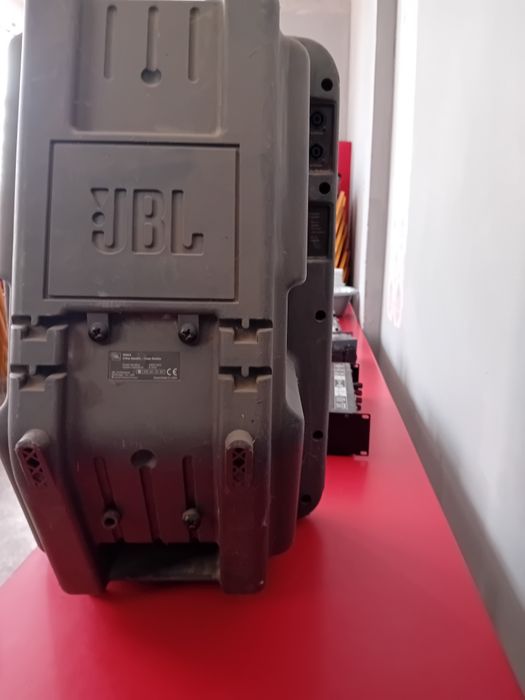 Vind Boxe JBL Profesionale