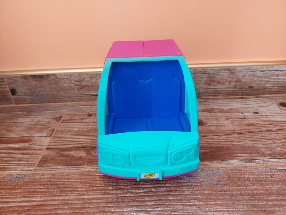 Голяма кола-кемпер за кукли