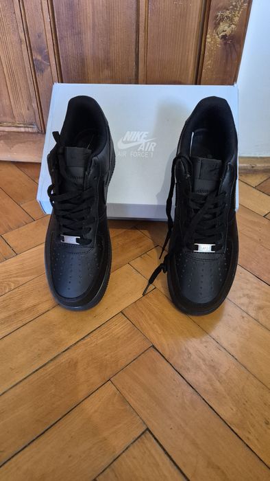 Adidasi nike air force
