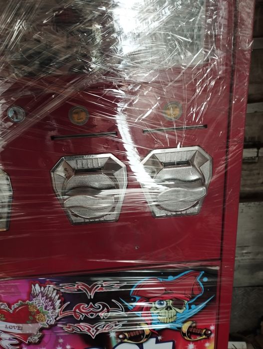 Детски топчета и татоировки