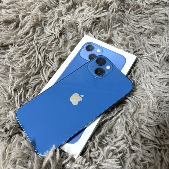 Продан Айфон 13.