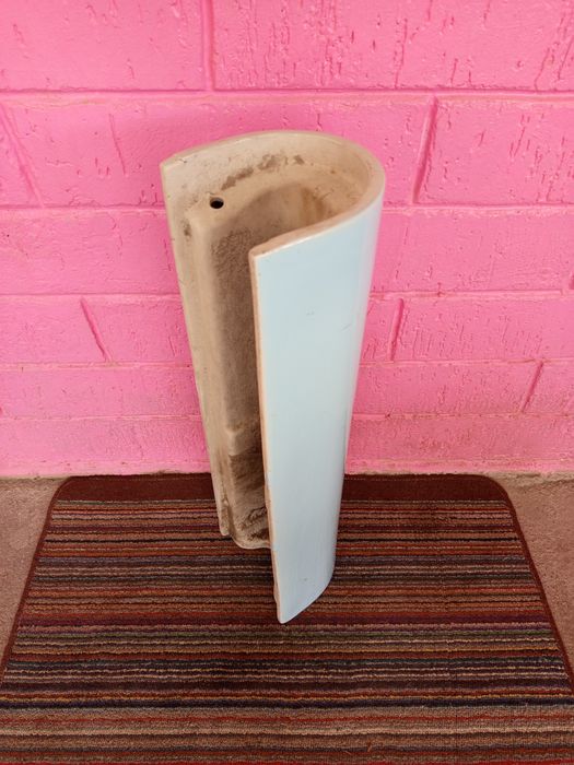 Стойка для раковины .