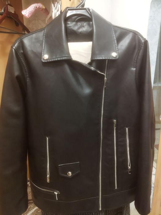 Продам кожанку идеальное состояние