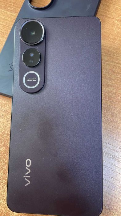 Продам смартфон Vivo V50 Lite 8/256GB Phantom Black
