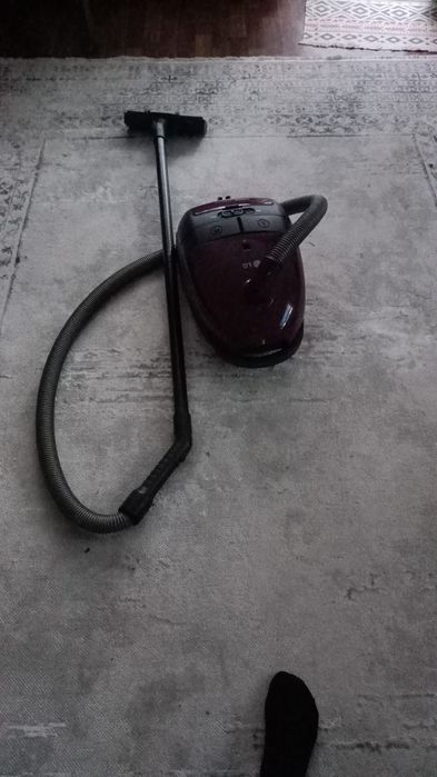 Продам Пылесос LG