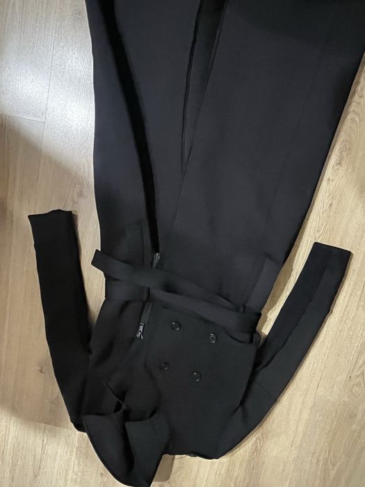 Дълго черно палто,размер М/Л.