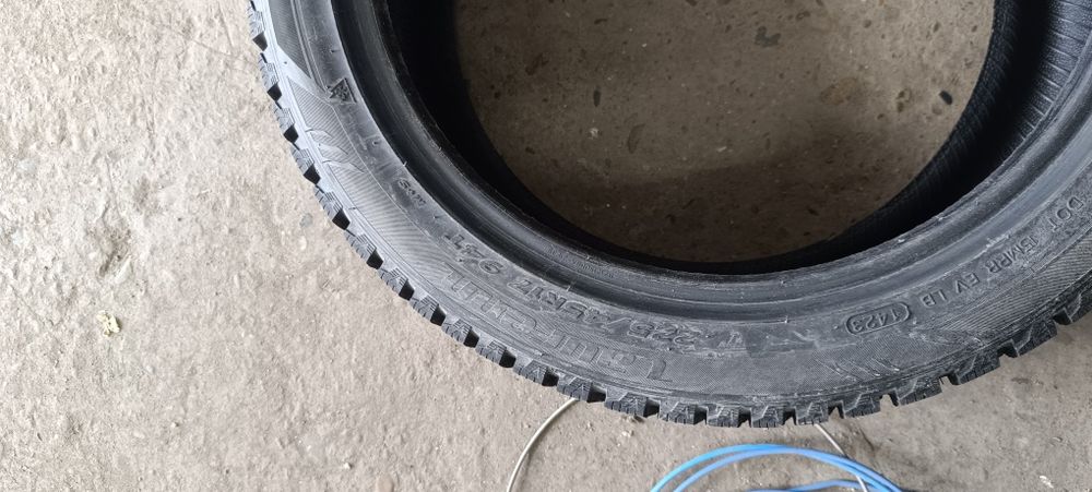 Продам резину корейская
