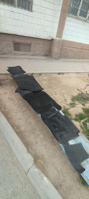 полики-коврики для седана универсальные