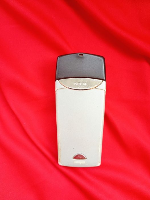 Nokia 8310 + cutie și accesorii ( decodat, baterie Nou nouță)