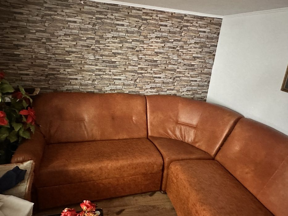 Vand 2 canapele un coltar piele, si canapea