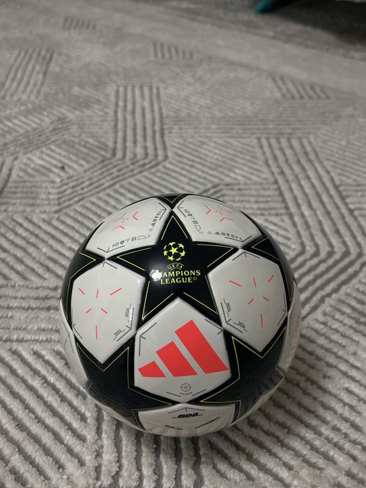 Ucl 24/25 mini ball Adidas