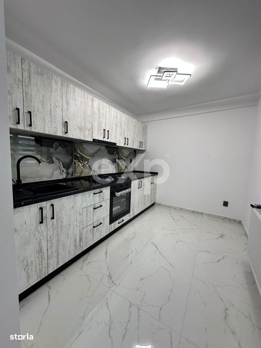 Apartament de vanzare – 3 camere , Micro 8 ,et 1