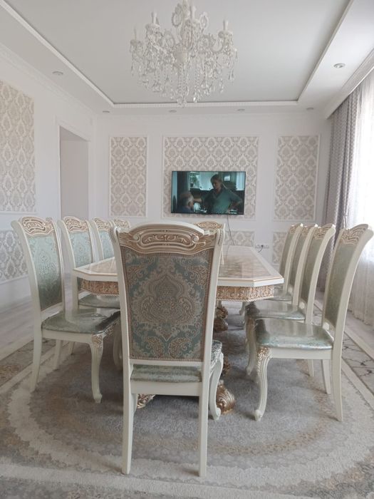 Продам стол со стульями новый