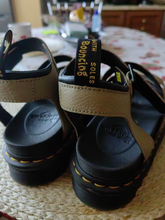 Сандали dr. martens 39-40 номер