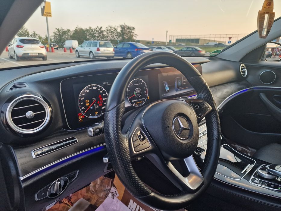 Mercedes-Benz E 220D