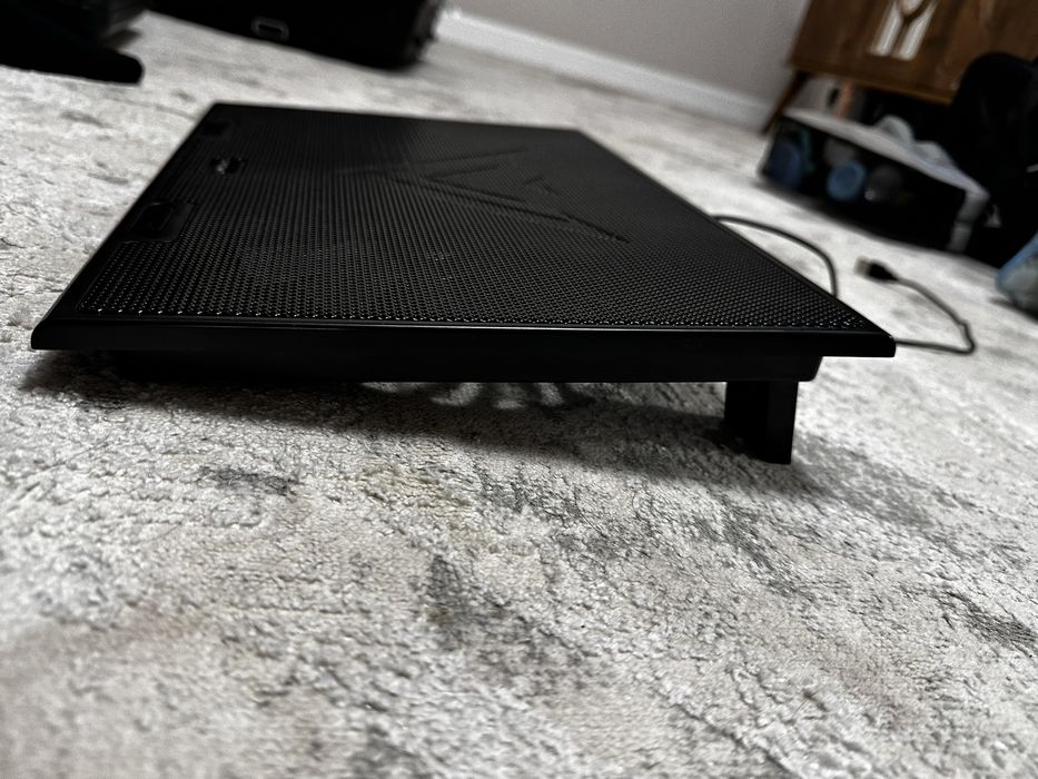 Охлаждаяющая подставка для ноутбука